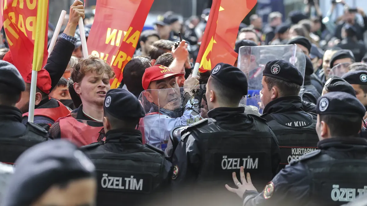 Taksim: Yasaklı ve özlenen meydan