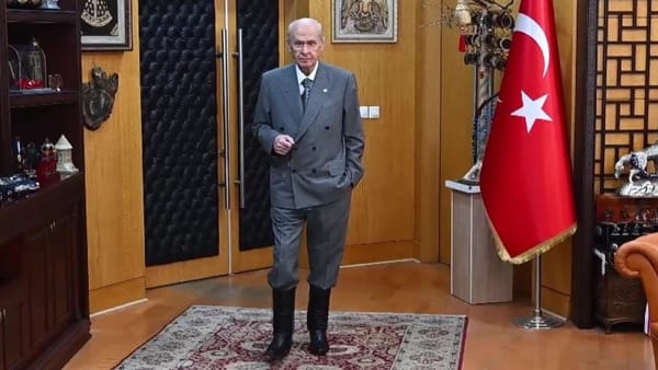 Bahçeli'nin çizmeleriyle Kıbrıs'ın ne ilgisi var?